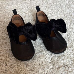 H&M Kids Black Velvet Bow Dress Shoes